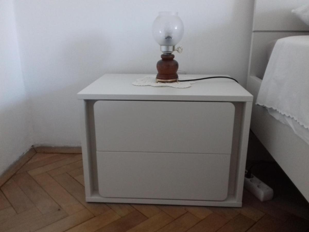 Apartment Dragan Pula Buitenkant foto