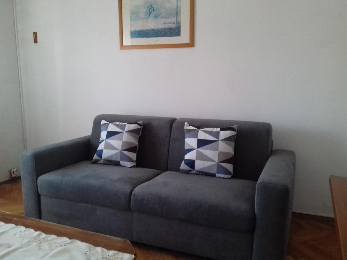 Apartment Dragan Pula Buitenkant foto